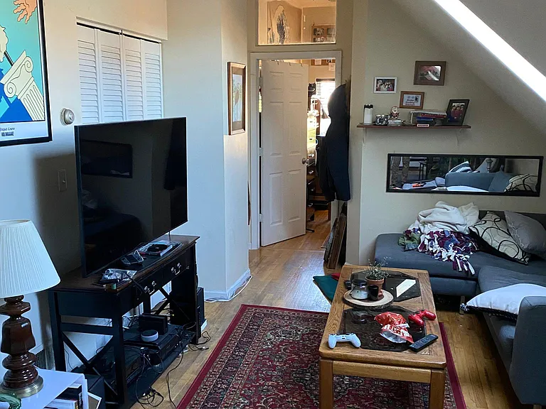 3423 N Paulina St — Photo 2