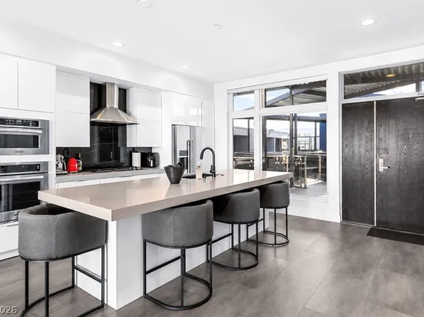 8925 W Flamingo Rd Unit 325, Las Vegas, NV 89147