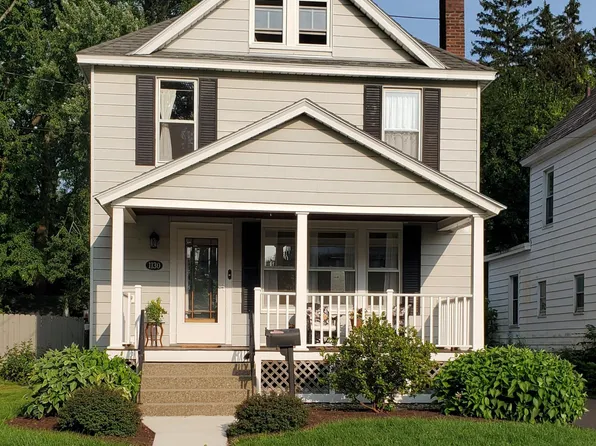 1130 Regent Street, Niskayuna, NY 12309
