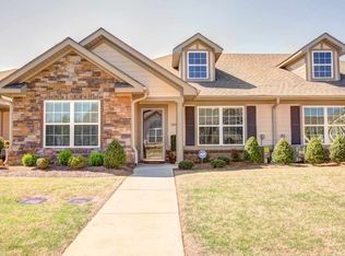 180 Moore Farm Cir, Huntsville, AL 35806