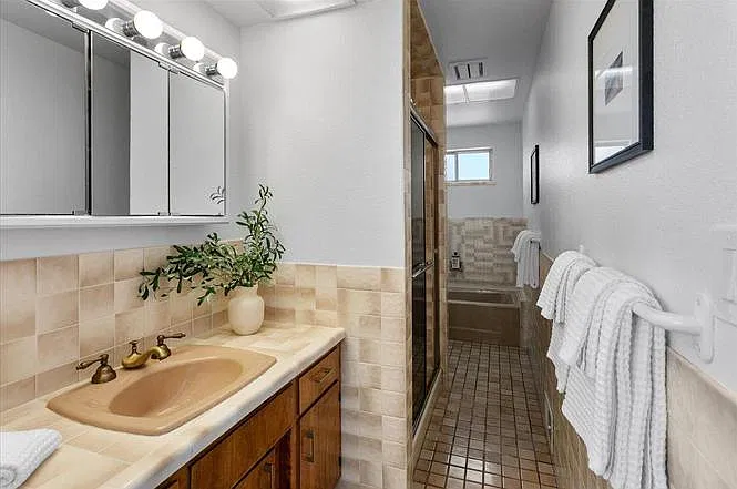 5 bed, 2409 sqft, $5,500 — Photo 4