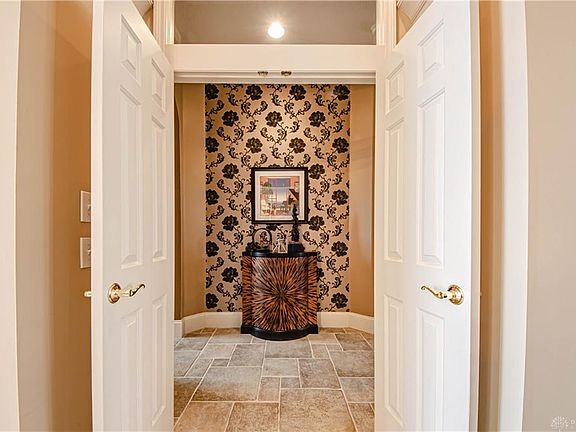 5th image of 800 Yankee Trace Dr