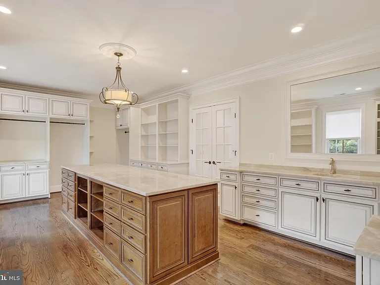 7112 Georgetown Pike — Photo 38