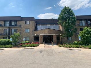 5550 Astor Ln APT 206, Rolling Meadows, IL 60008