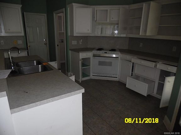 4th image of 7872 Mary Ann Cir