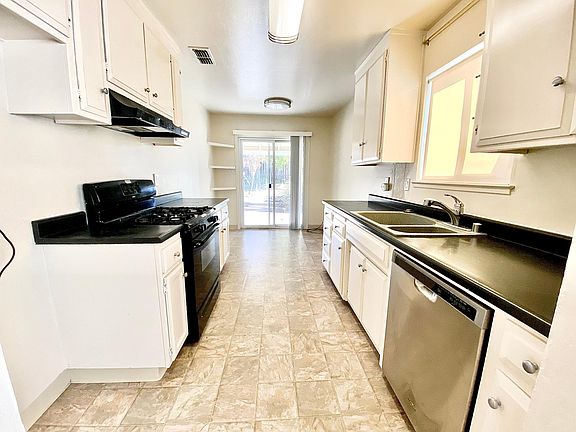 2nd image of 4876 Vogelsang Dr