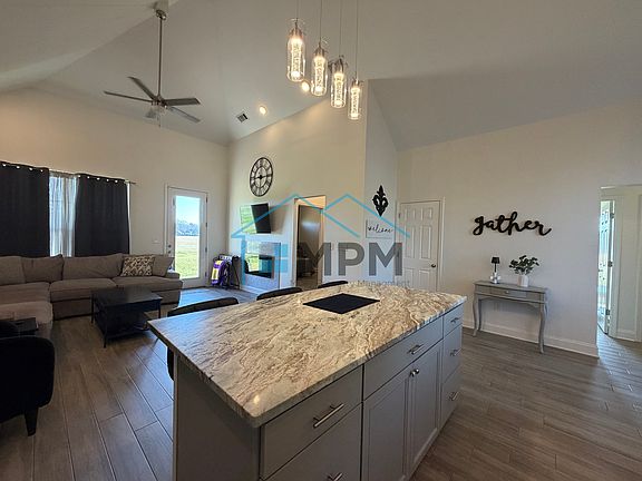 4th image of 492 Cliff Bullock Dr