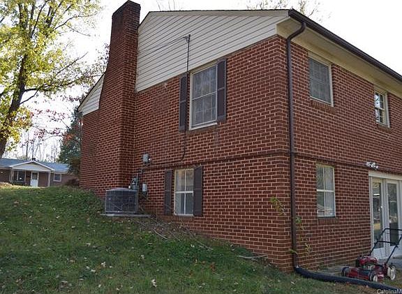 3rd image of 1217 Knox St