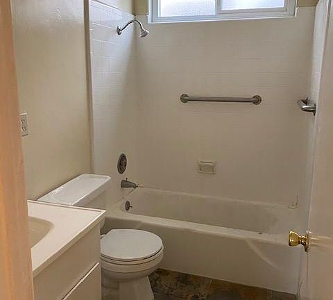 4th image of 148 Saint Joseph Ave APT 1
