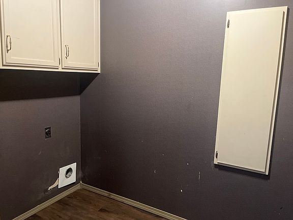 4th image of 317 W 16th Ct APT A