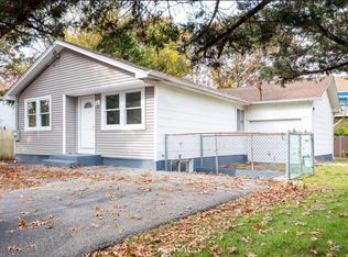 17 Sagewood Dr, Shirley, NY
