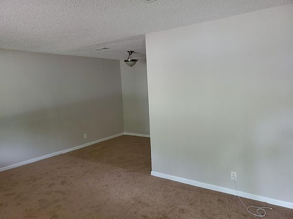 4th image of 7305 Marilyn Ln