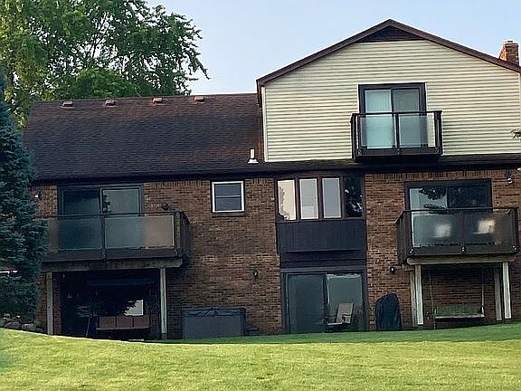 3rd image of 1800 Harwood Dr