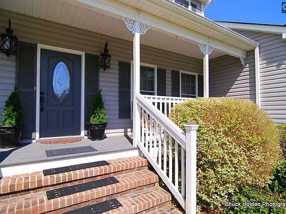 5th image of 121 Indian Valley Ln