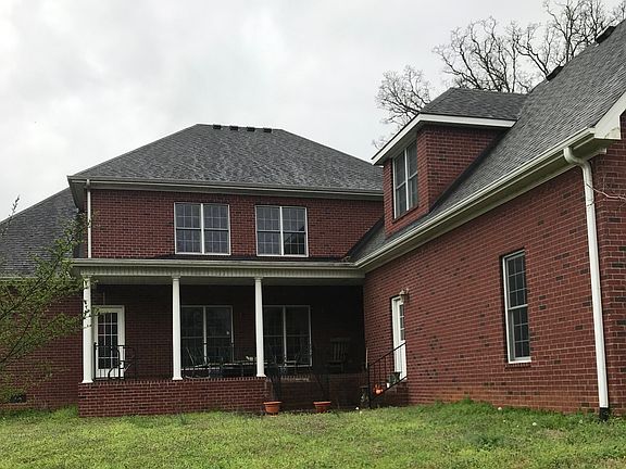 2nd image of 2725 Marilyn Ct