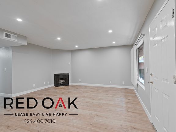 2nd image of 14748 1/4 Burbank Blvd #216