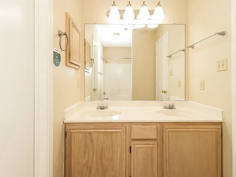 4001 Periwinkle Dr — Photo 14