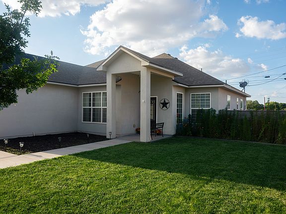 4th image of 1402 W Avenue L