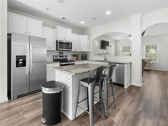 5th image of 768 Rocky Ridge Cir