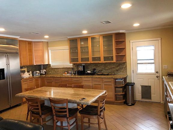 4th image of 2166 N Medina Ave