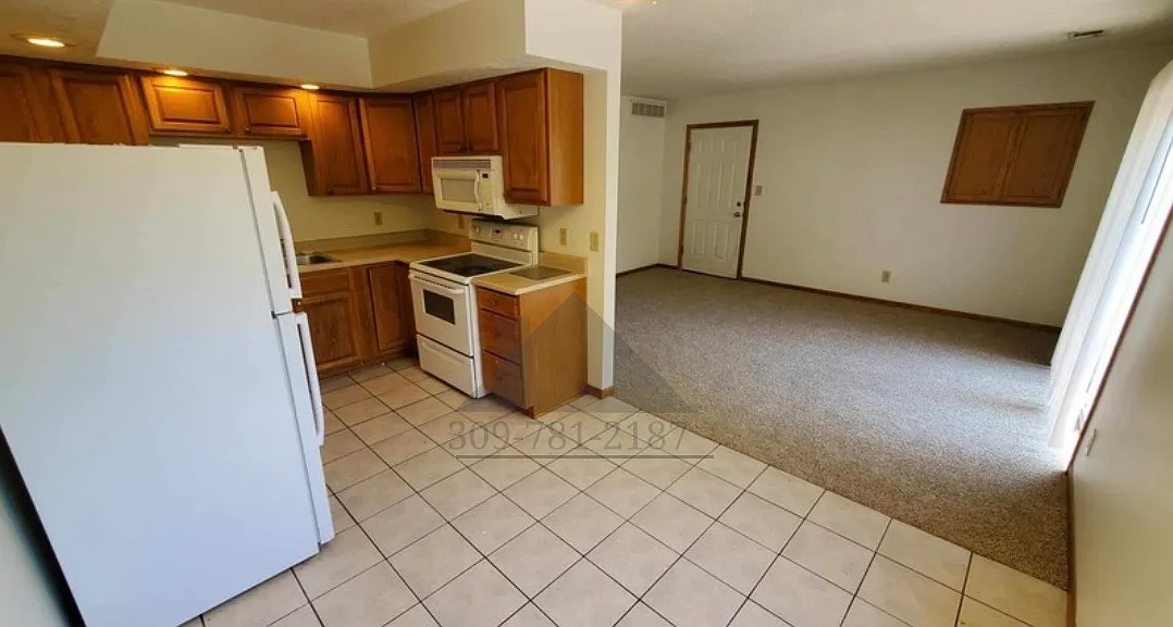 2 bed, 850 sqft, $825 — Photo 2
