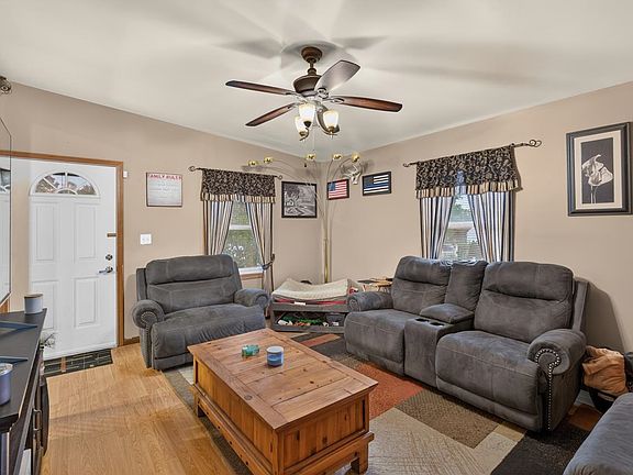 3rd image of 2984 16th St