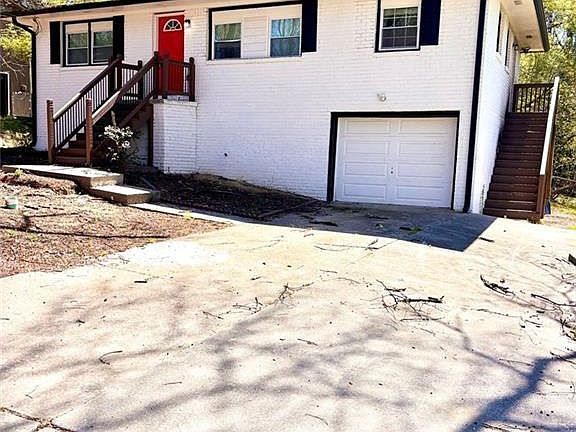 5th image of 2834 Green Trail Dr