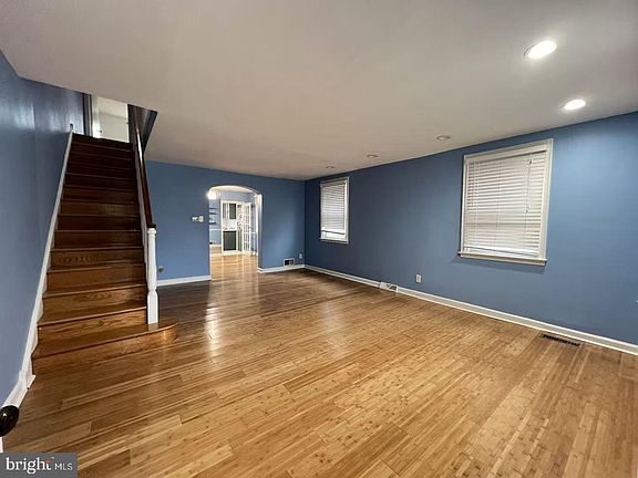 3rd image of 1128 Knorr St