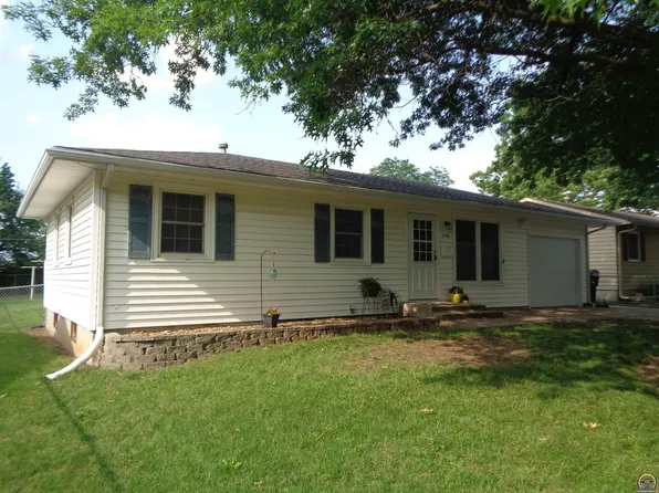 5100 SW 31st St, Topeka, KS 66614