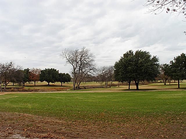 1st image of 2829 Laurel Oaks Dr