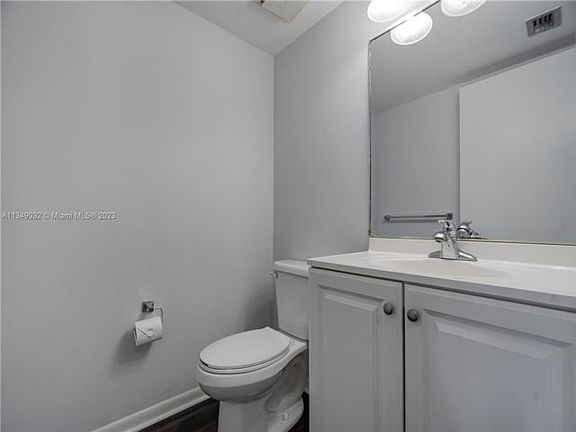 3rd image of 3200 Port Royale Dr N APT 304