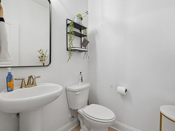 4th image of 222 Rosemary Way