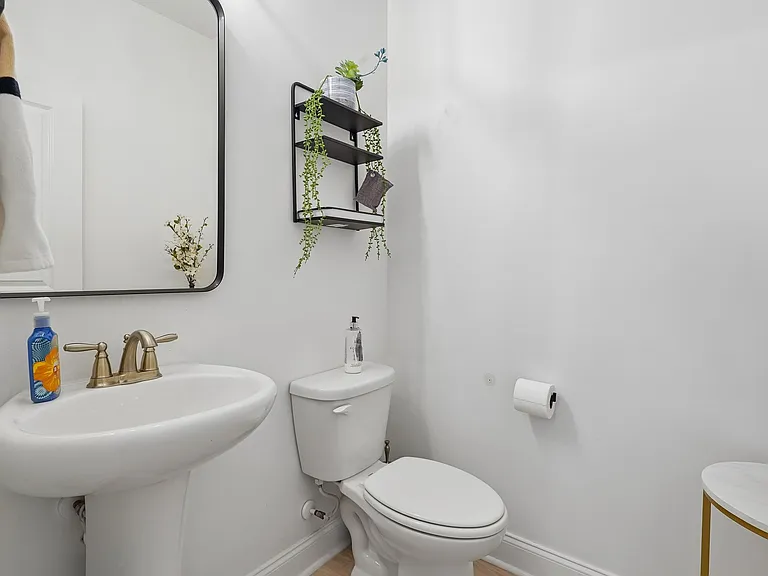 222 Rosemary Way — Photo 4
