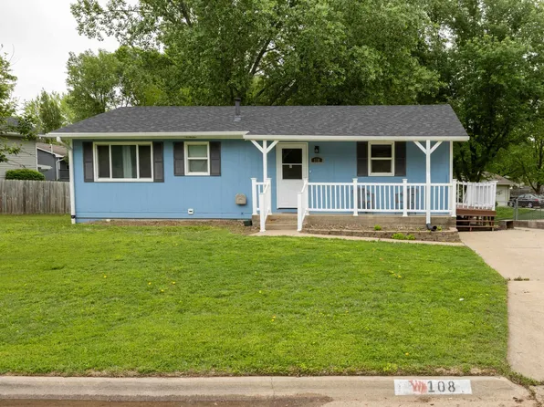 108 Feess Cir, Wamego, KS 66547