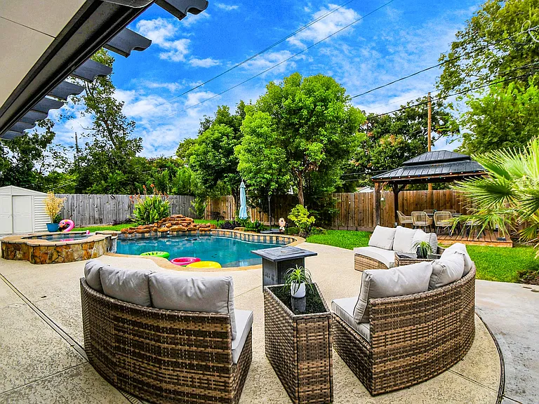 9606 Beverlyhill St — Photo 44