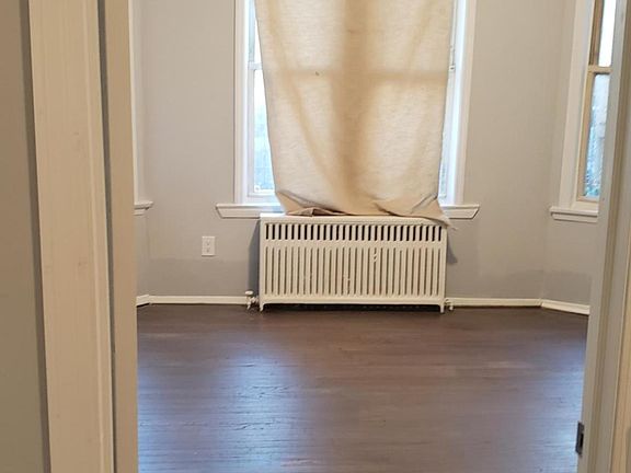 5th image of 143 Linden St