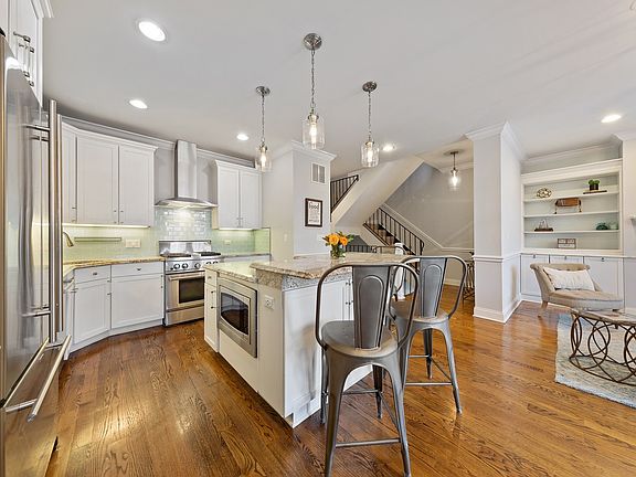 4th image of 1433 W Belmont Ave APT 4