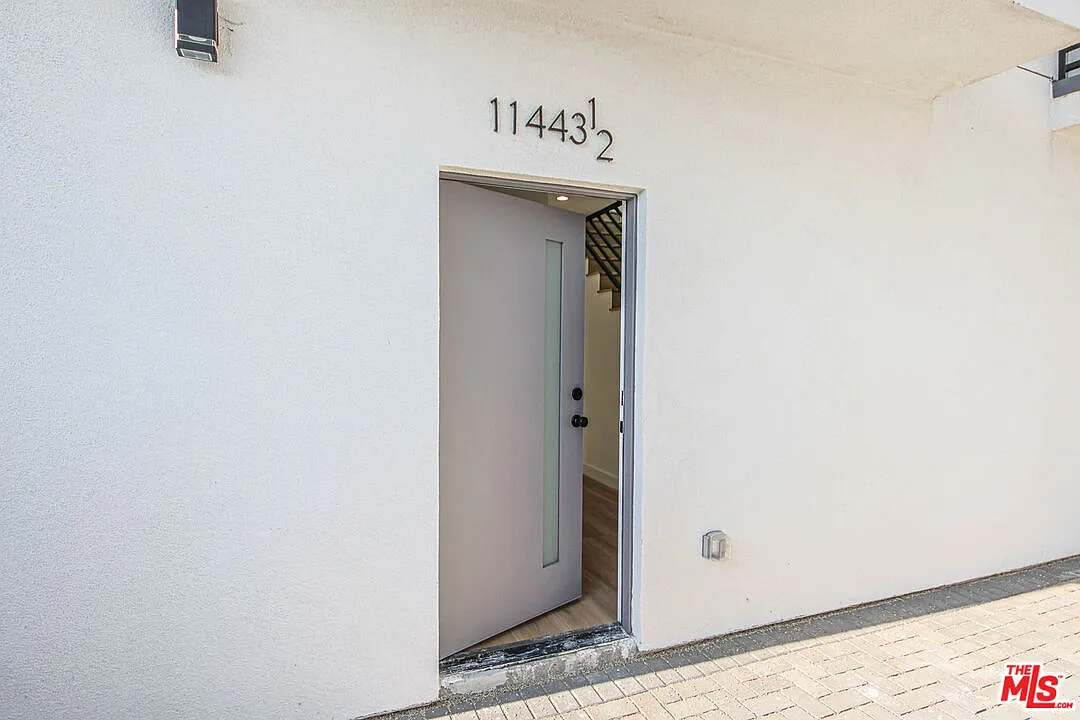 3 bed, 3.0 bath, 1184 sqft, $3,499 — Photo 4