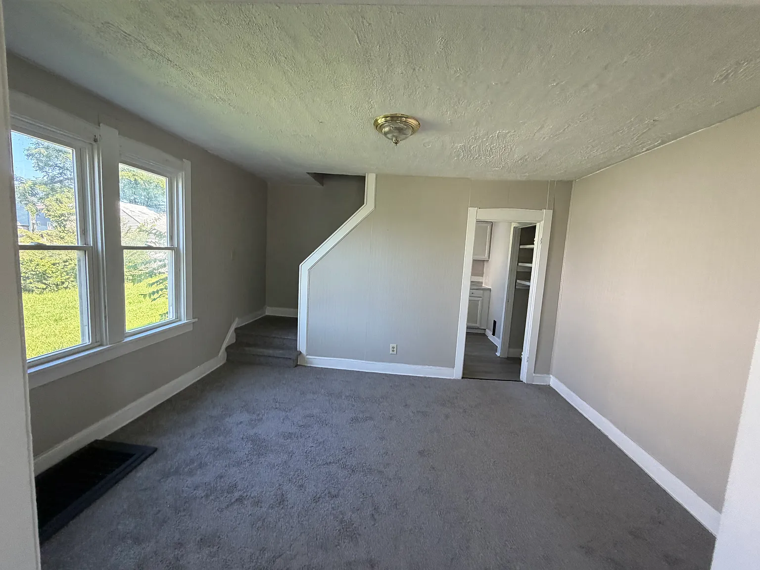 2 bed, 840 sqft, $1,025 — Photo 3