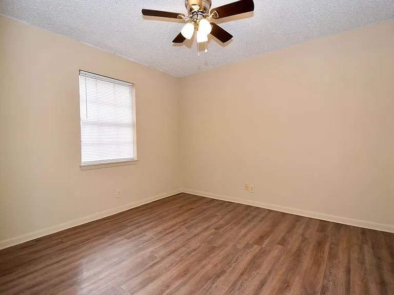 1701 W California Ave — Photo 10