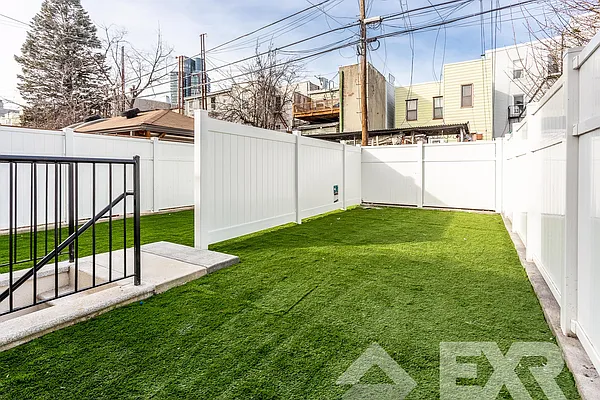 Rented by EXR | media 57