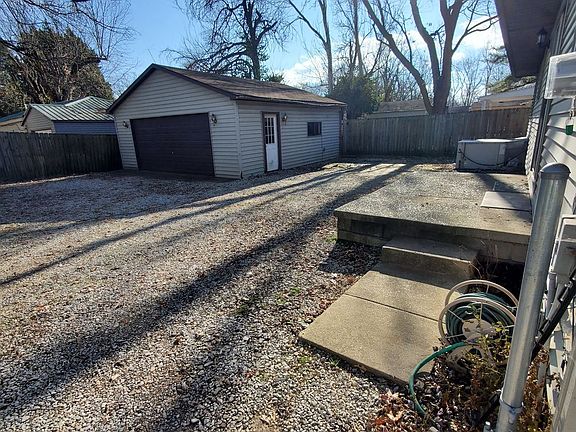 2nd image of 2706 S Alvord Blvd