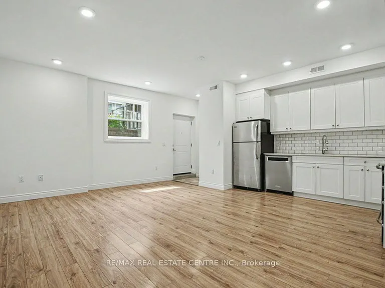 112 Union St E #B105 — Photo 8
