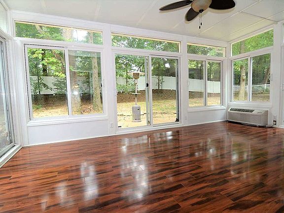 5th image of 2222 Eaglewood Dr