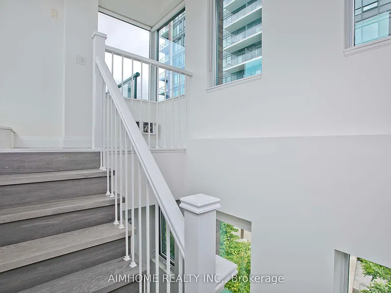 26 Churchill Ave #Townhouse 120 — Photo 18