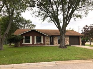 830 Ross Cir, Lockhart, TX 78644