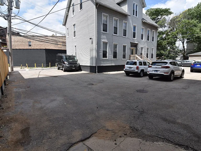 3230-3238 N Clark St — Photo 30