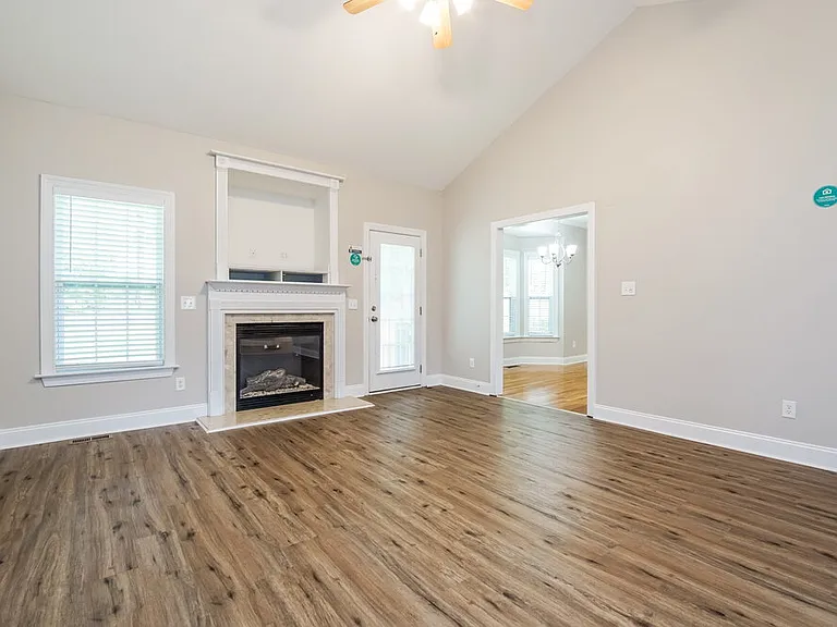 253 Keller Dr — Photo 4