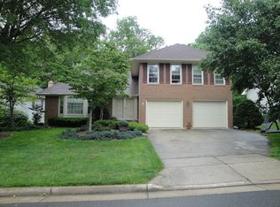 7820 Lakeland Valley Dr, Springfield, VA 22153