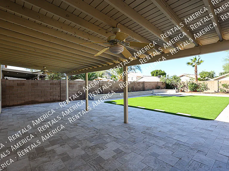 22442 N 21st St — Photo 31